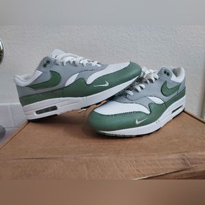 Mens Nike Air max 1 size 12.5